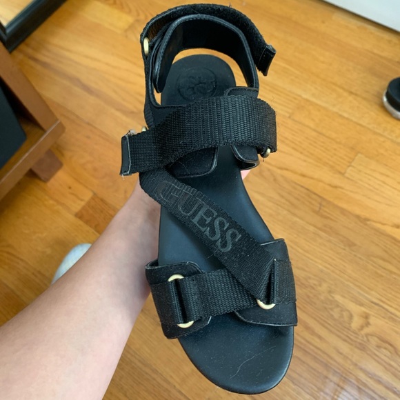 GUESS Velcro Strap Platforms✖️ - Picture 3 of 6